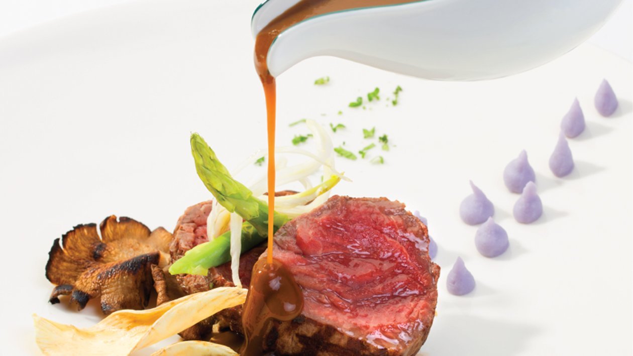 Bò Nướng Hương Thảo Xốt Tiêu Xanh Bò Nướng Hương Thảo Xốt Tiêu Xanh