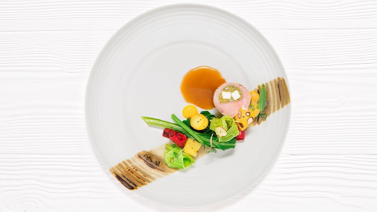 慢煮牛柳釀開心果菠菜雞茸 伴意大利陳年白蘭地汁 – 食譜詳情 慢煮牛柳釀開心果菠菜雞茸 伴意大利陳年白蘭地汁 – 食譜詳情